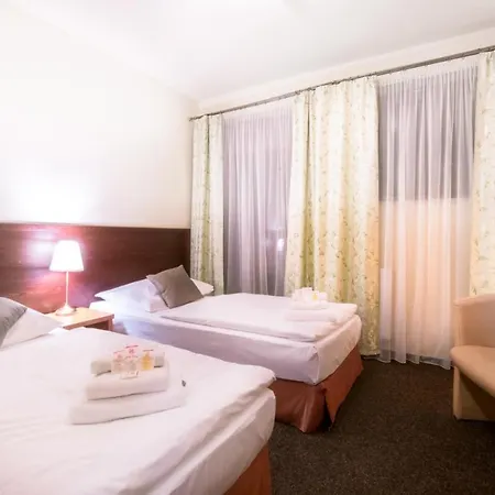 Ladoven Skvela Kuchyna A Rodinna Atmosfera 4*