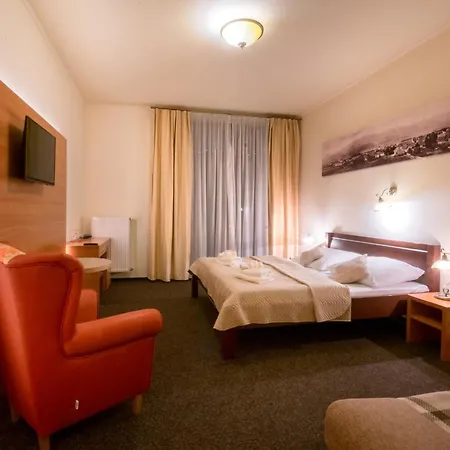 Ladoven Skvela Kuchyna A Rodinna Atmosfera 4*