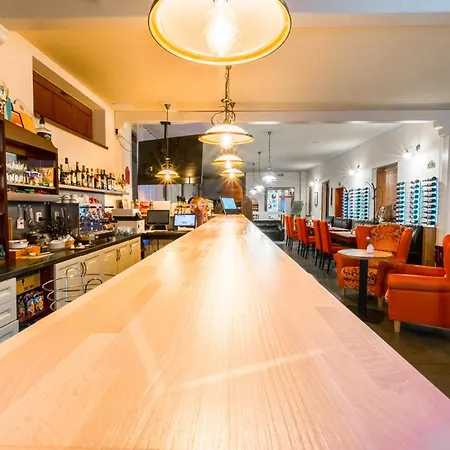 ľadoveň Skvelá Kuchyňa A Rodinná Atmosféra