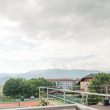 ľadoveň Skvelá Kuchyňa A Rodinná Atmosféra