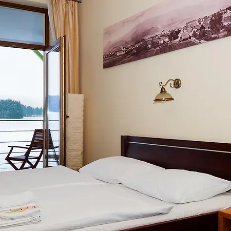 ľadoveň Skvelá Kuchyňa A Rodinná Atmosféra